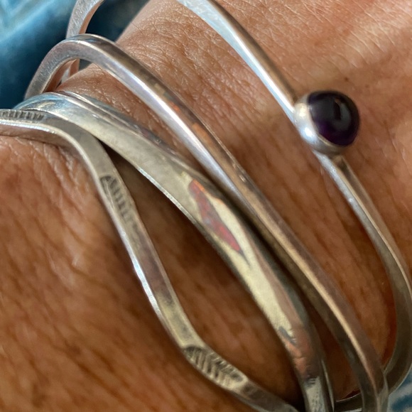 The Shapes of Things: 5 Vintage Sterling Silver Geometric Shaped Bangles - Picture 12 of 15